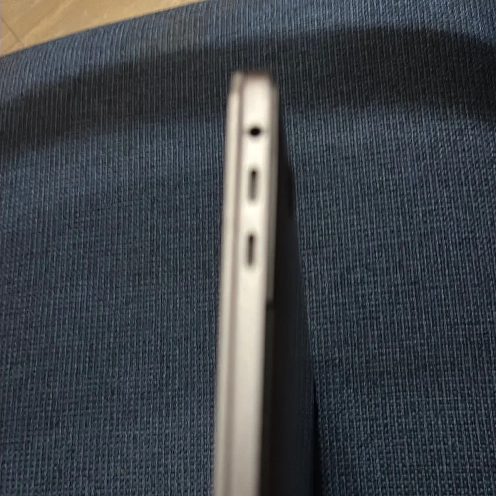 MacBook Pro i7 3.3GHz 13” (Late 2016) 1TB SSD. (buyer cancelled the order)